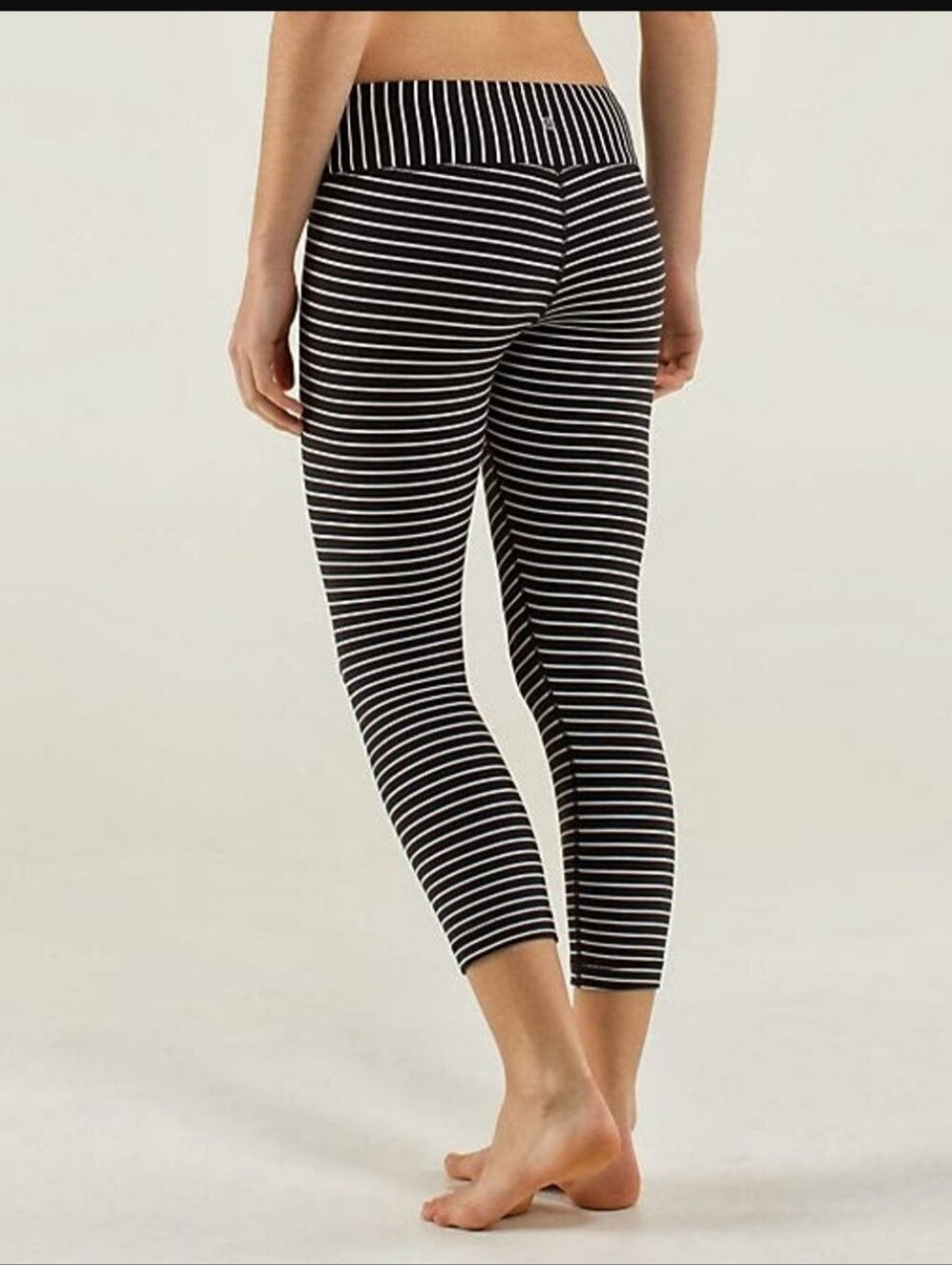Lululemon Parallel Stripe Wunder Under Crop Sz 8